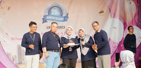 BAZAR MURAH DALAM PERINGATAN HARI ULANG TAHUN SMK BISNIS DAN TEKNOLOGI BEKASI YANG KE 25th
